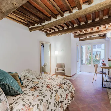 In With Private Courtyard Lucca