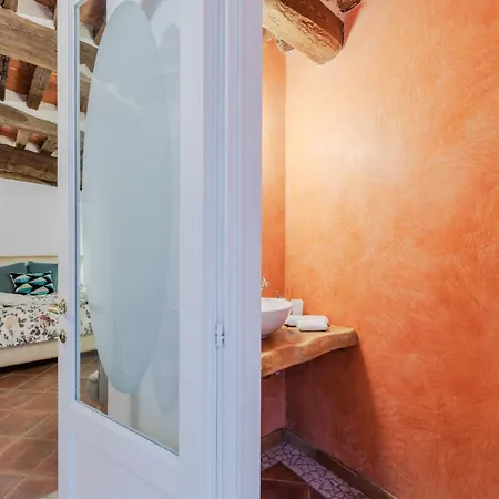 Apartment Casa Al Dipinto, An With Garden Lucca