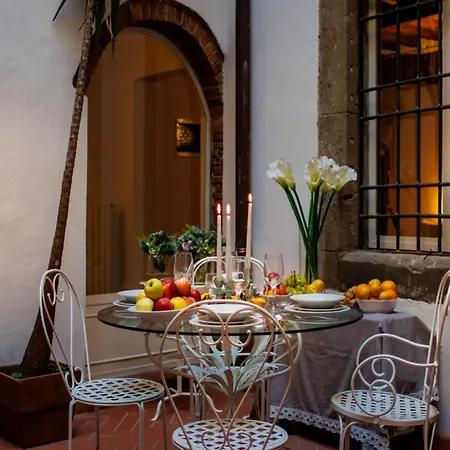 Apartment Casa Al Dipinto, An With Garden