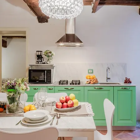 Apartment Casa Al Dipinto, An With Garden Lucca