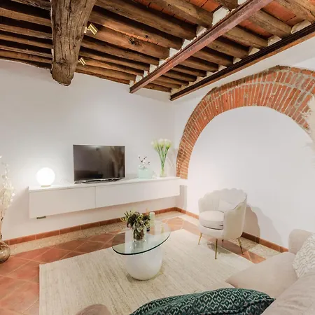 Casa Al Dipinto, An With Garden * Lucca