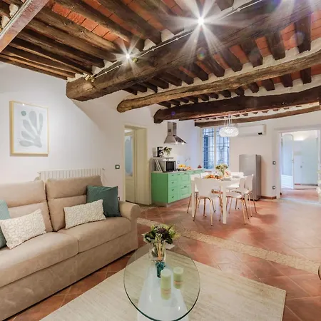 Casa Al Dipinto, An With Garden Apartment Lucca