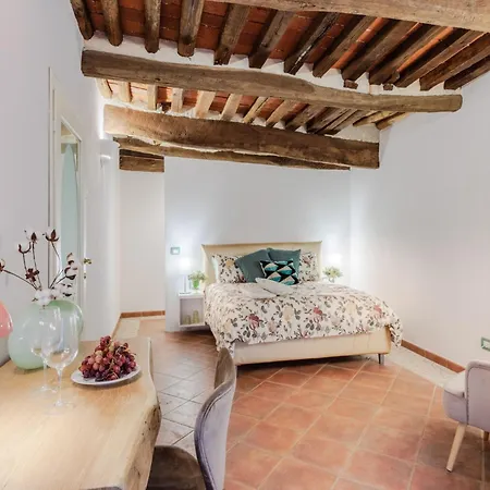 Casa Al Dipinto, An With Garden Apartment *
